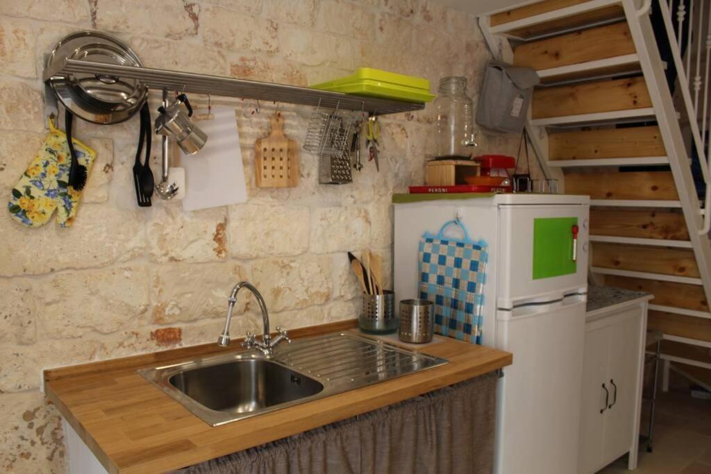Casa Cleto Monolocale Grazioso Per Vacanze ออสตูนี ภายนอก รูปภาพ